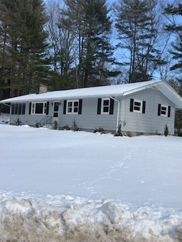 27 Fanning Ln, Greenville, RI 02828 - photo 4