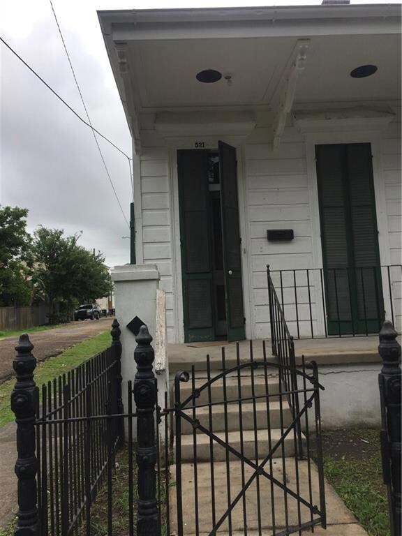 521 2nd St, New Orleans, LA 70130 - photo 2
