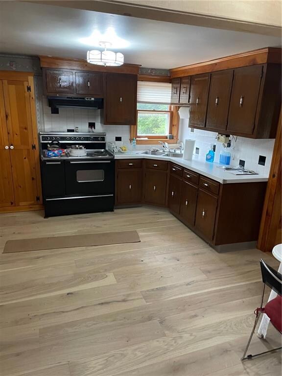 KITCHEN WITH DINING AREA