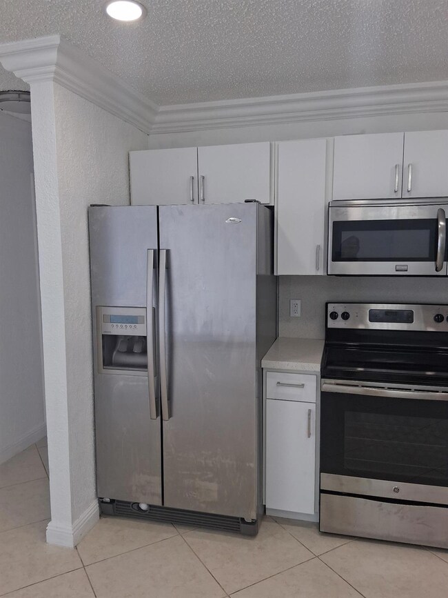 110 Cypress Club Dr unit 131, Pompano Beach, FL 33060 - photo 2