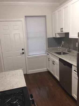 435 Walnut Ave unit 4, Roxbury, MA 02119 - photo 3