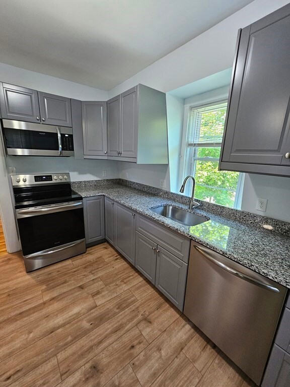 24 Duncklee Ave unit 2, Stoneham, MA 02180 - photo 5