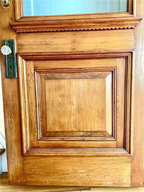 29 Vaughan Ave, Newport, RI 02840 - photo 3