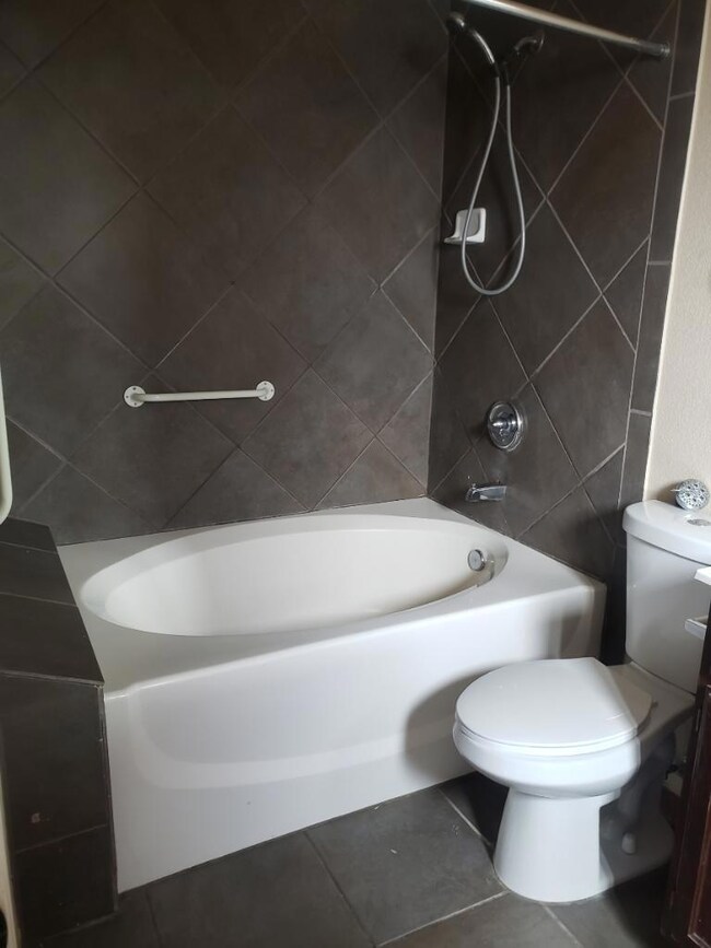 809 Desert Bush Dr, El Paso, TX 79928 - photo 6