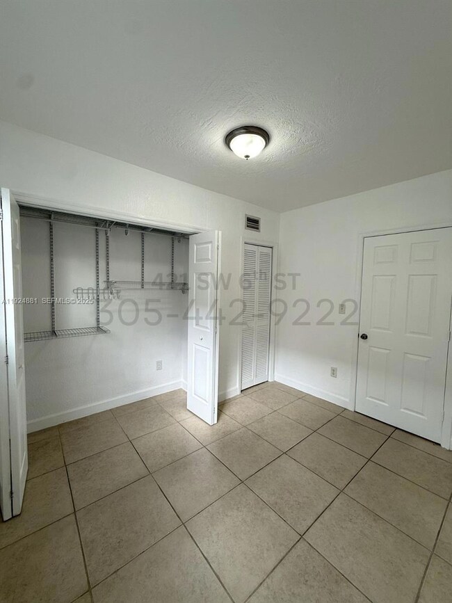 421 SW 6th St unit 4, Miami, FL 33130 - photo 6