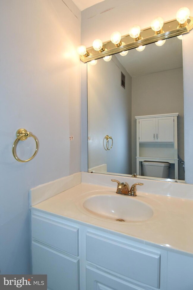 3133 University Blvd W unit 3133-A11, Kensington, MD 20895 - photo 4