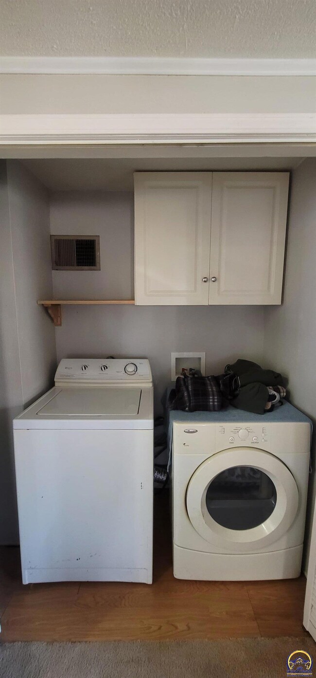 2504 SW Granthurst Ave, Topeka, KS 66611 - photo 5