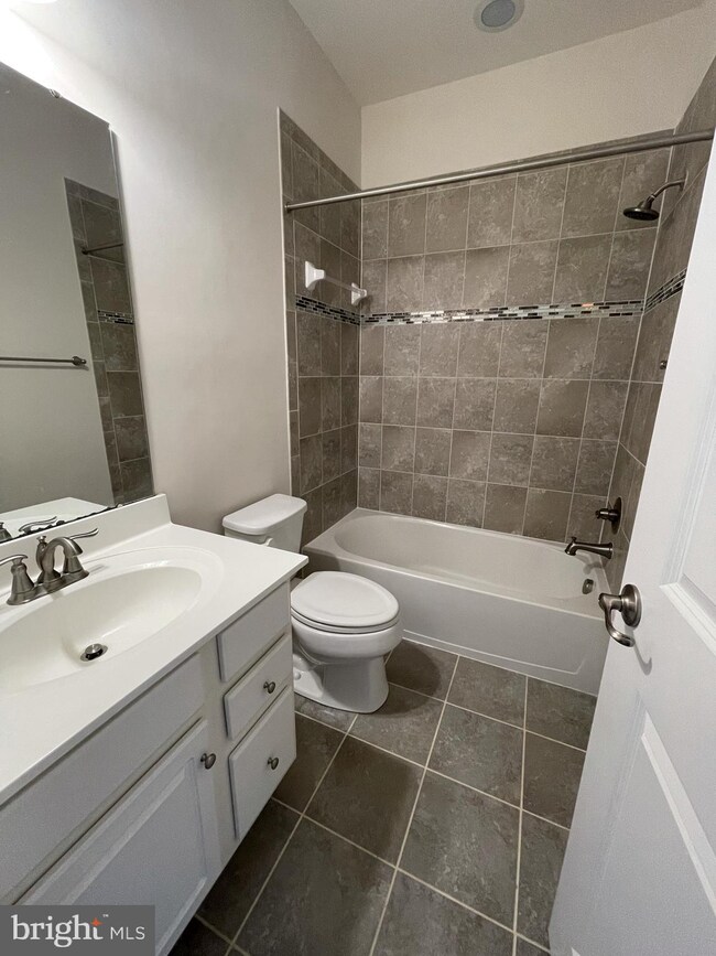 290 Mountain Laurel Blvd, Ranson, WV 25438 - photo 2