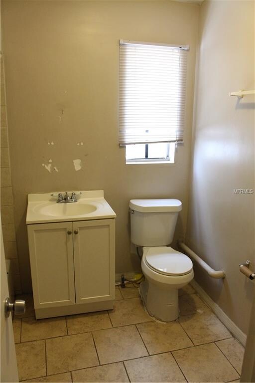 2901 N 15th St Tampa FL Bath B