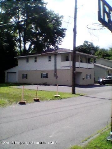 135 Delaware St, Archbald, PA 18403 - photo 4