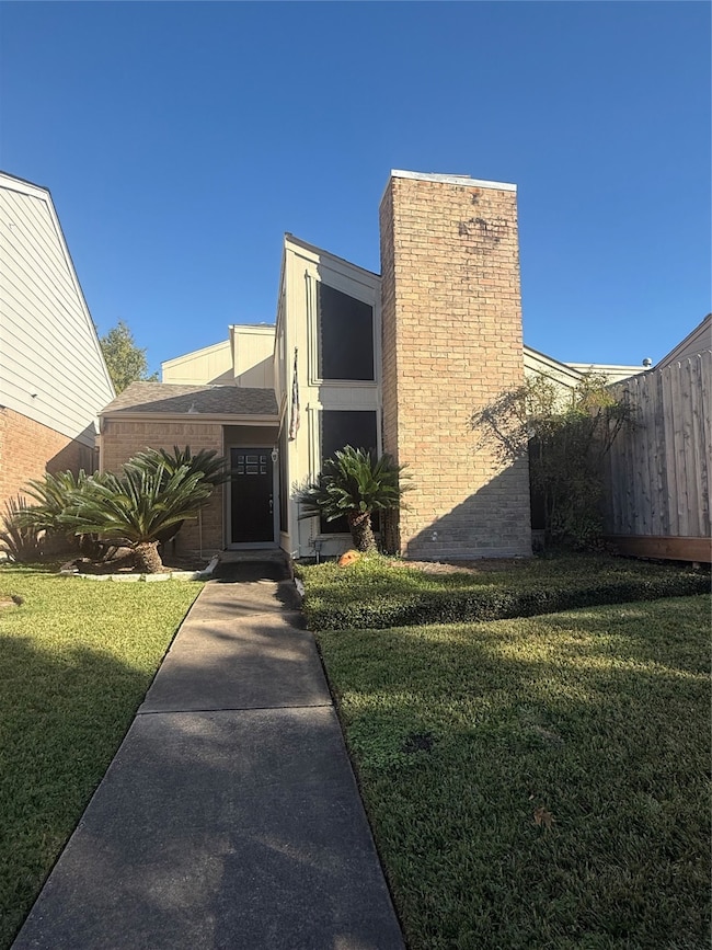 1911 Trixie Ln, Houston, TX 77042 - photo 2