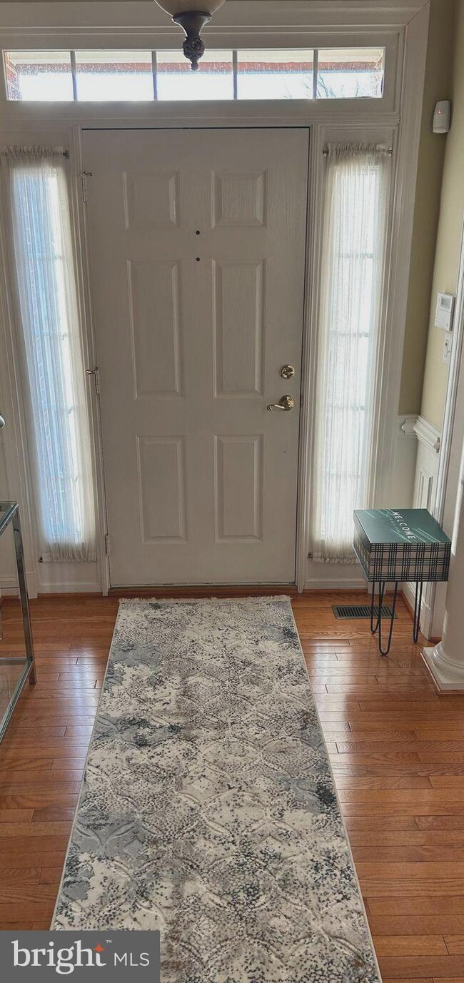 11411 Strawberry Glenn Ln, Glenn Dale, MD 20769 - photo 4