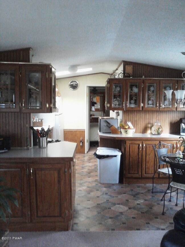 235 Prospect St, Hawley, PA 18428 - photo 4