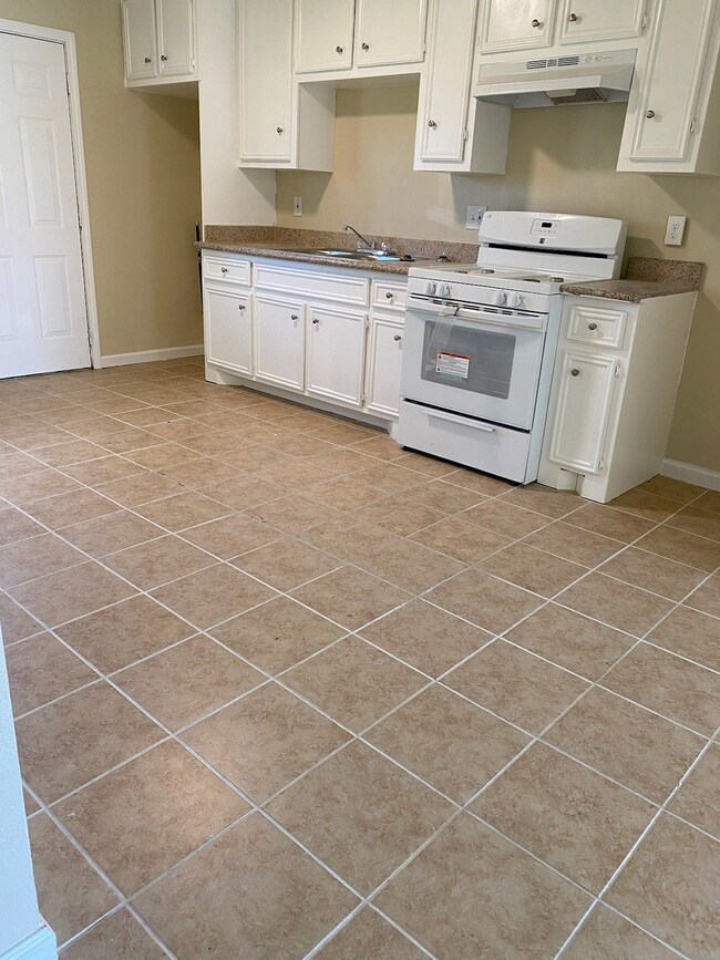 4905 Kashmere St unit 8, Houston, TX 77026 - photo 3