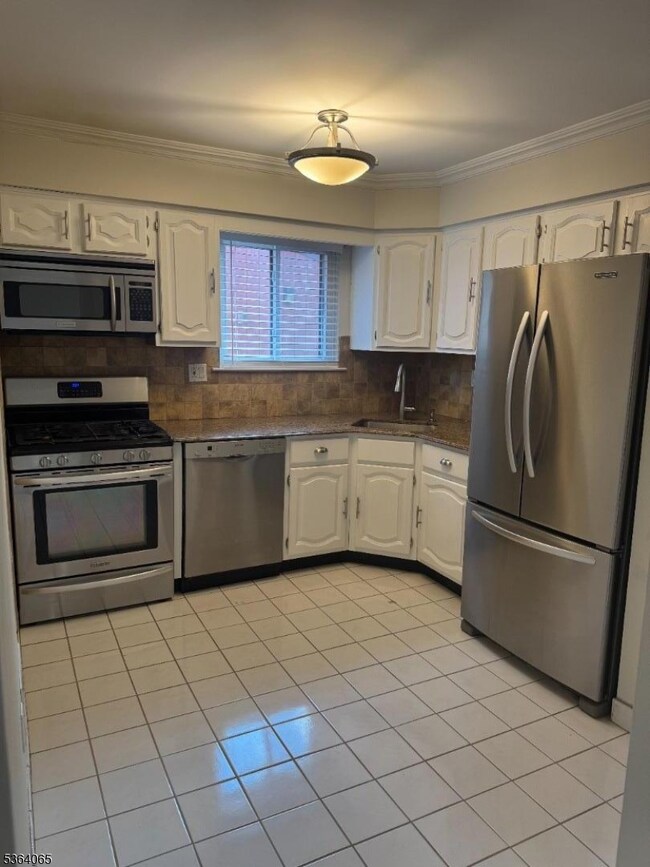 250 S Ridgedale Ave unit B 8, Florham Park, NJ 07932 - photo 5