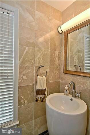 11005 Rutledge Dr, North Potomac, MD 20878 - photo 4