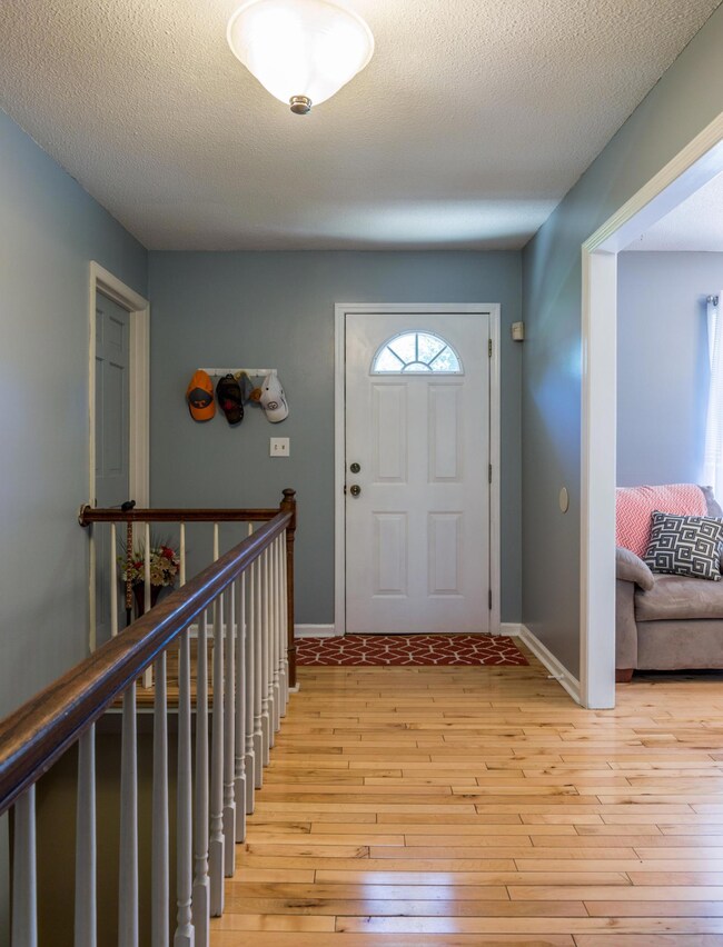 6815 Deerwood Dr.-28
