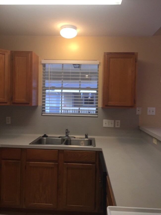 1163 Lovett St unit 4, Tomball, TX 77375 - photo 4