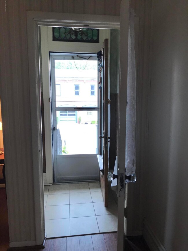 608 E Broad St, Tamaqua, PA 18252 - photo 6