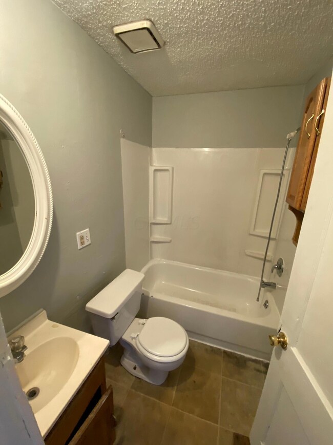 1107 E. 22nd Ave. 7