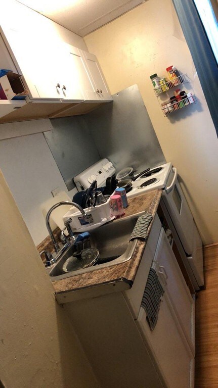 61 Vine St unit A, Lynn, MA 01905 - photo 4