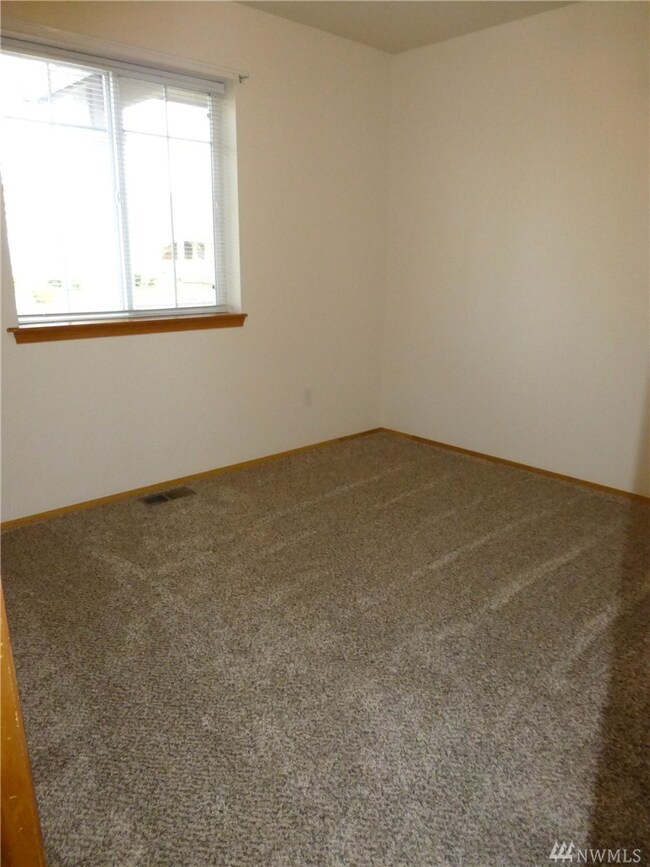 1236 Elm St, Lynden, WA 98264 - photo 7