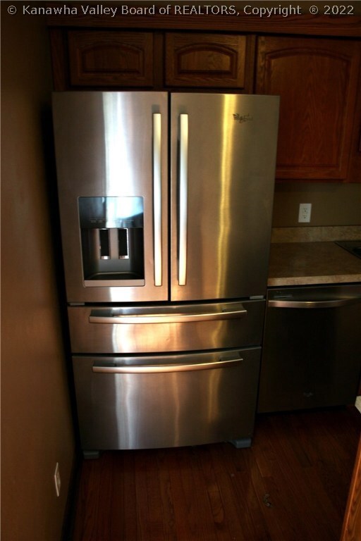 239 Pine Cir, Dunbar, WV 25064 - photo 6