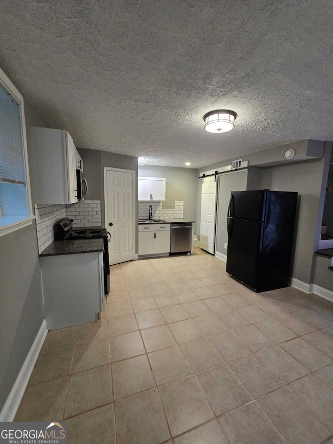 2963 Redwine Rd unit REAR UNIT, Atlanta, GA 30344 - photo 3