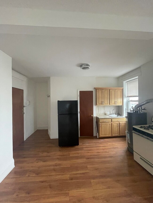 816 Bergenline Ave unit 17, Union City, NJ 07087 - photo 7