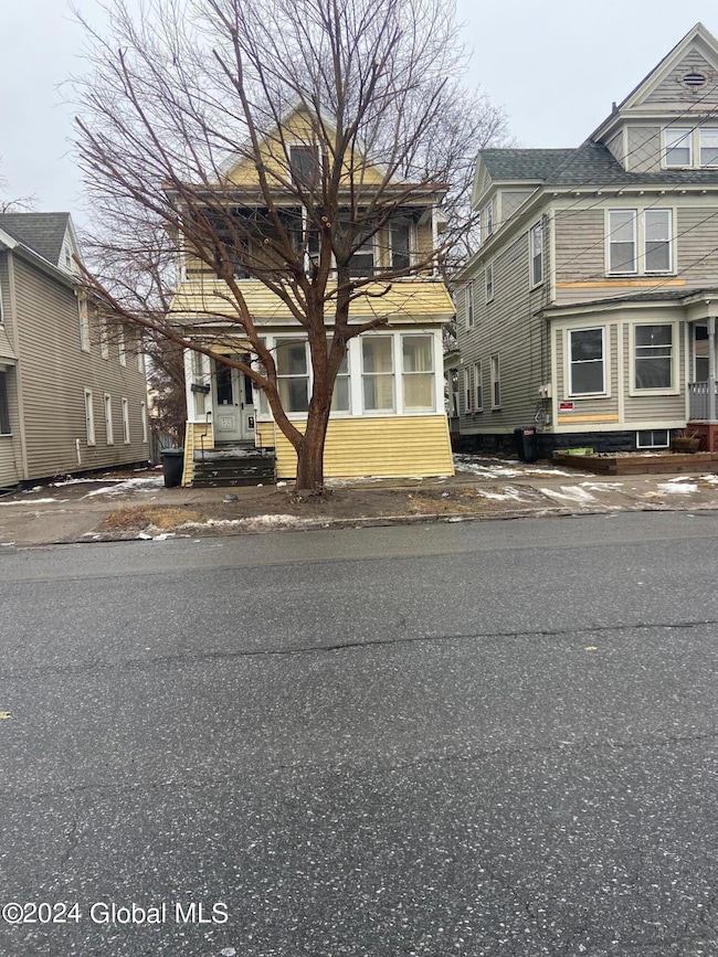 53 Mcclellan St, Schenectady, NY 12304 - photo 2