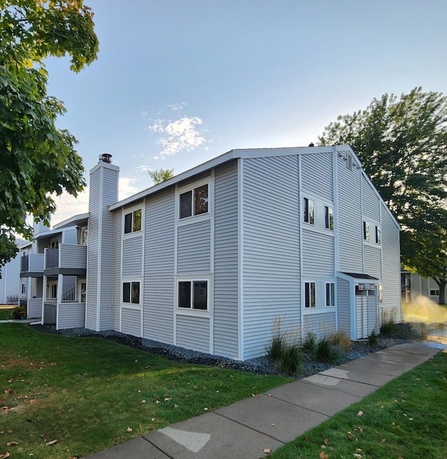 1721 Fulham St unit F, Saint Paul, MN 55113 - photo 2