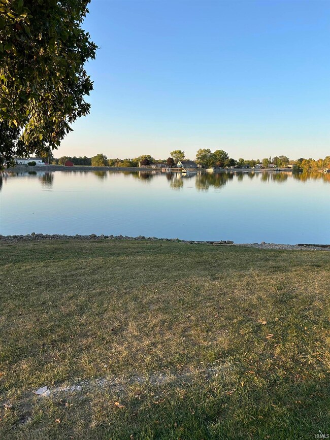 295 E Shore Dr, Geneva, IN 46740 - photo 2