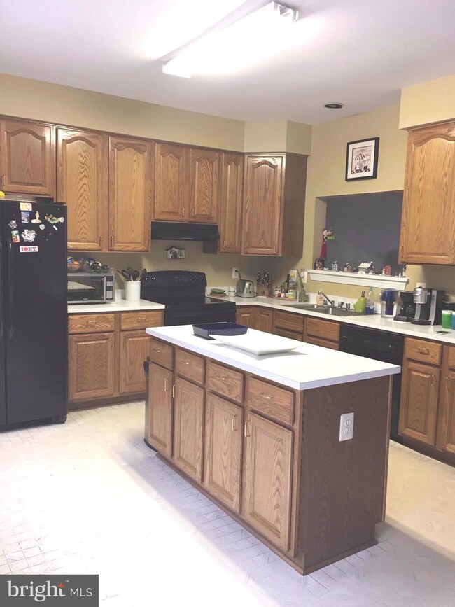 3428 Diehl Ct, Falls Church, VA 22041 - photo 2