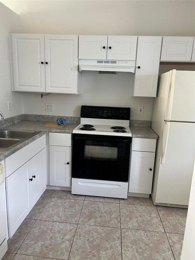 2457 NW 56th Ave unit 4-201, Lauderhill, FL 33313 - photo 6