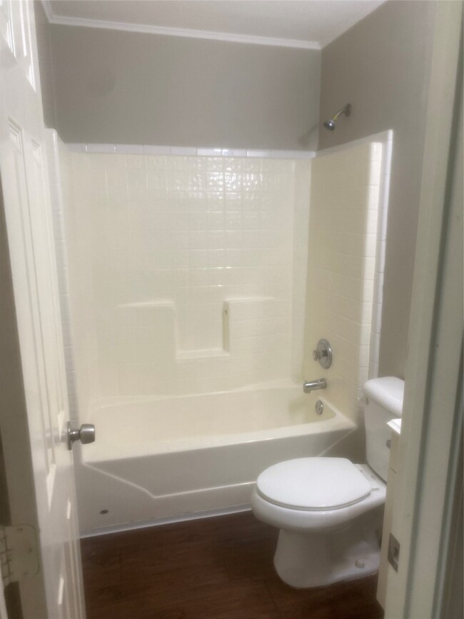 1074 South Ln unit B, Houston, TX 77088 - photo 4