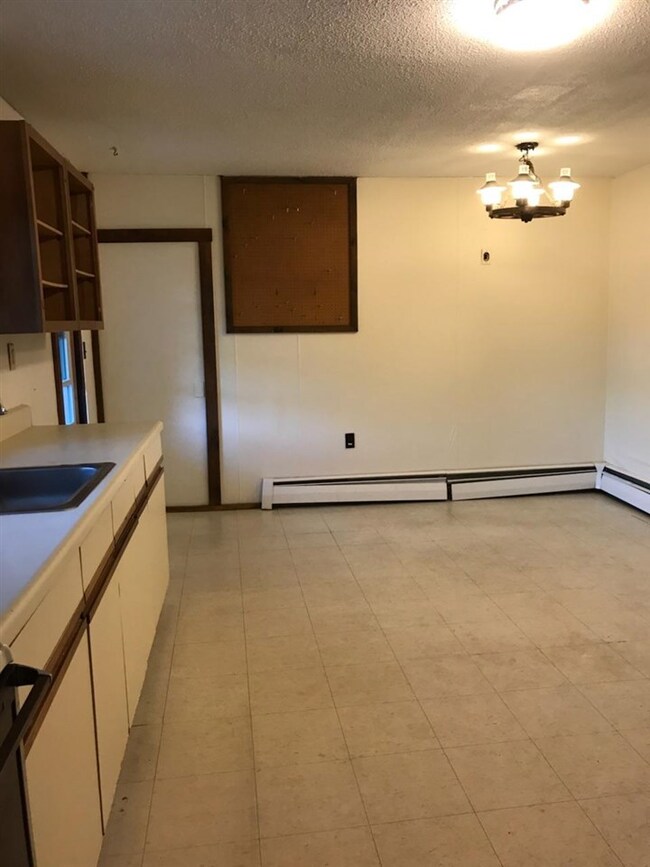 14 Pine St, Jaffrey, NH 03452 - photo 5