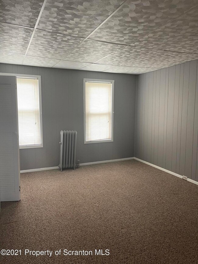 413 W Grove St, Scranton, PA 18510 - photo 5