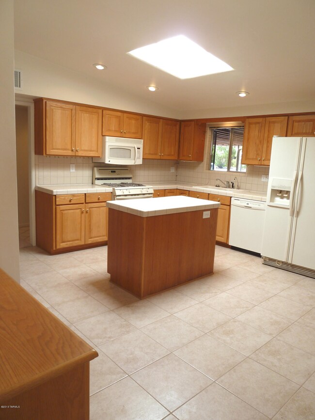 5050 E Timrod St, Tucson, AZ 85711 - photo 4