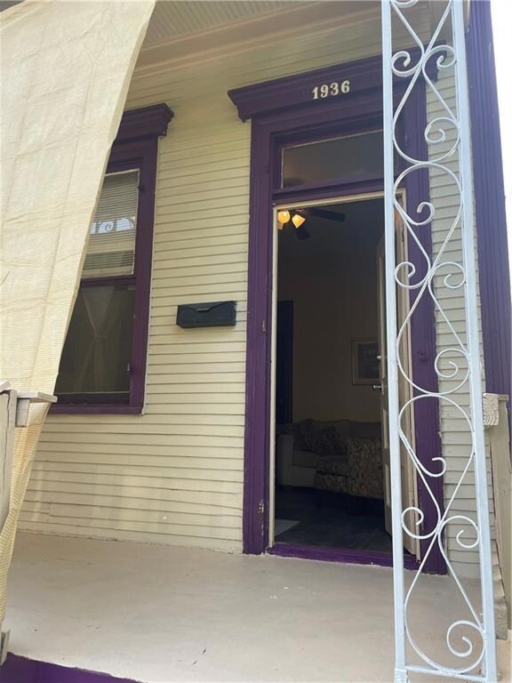 Shotgun Double: right side...shared front porch