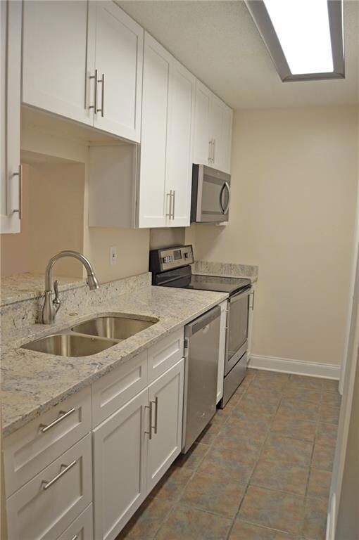 Kitchen 2mm granite, soft close cabinets and drawe
