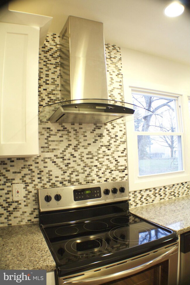 1122 Reece Rd, Severn, MD 21144 - photo 2