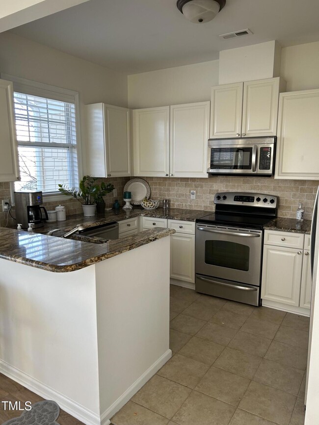3111 Hemlock Forest Cir #301 Kitchen