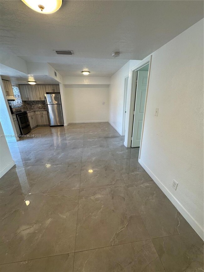 3901 NW 9th Ave unit 11, Deerfield Beach, FL 33064 - photo 2