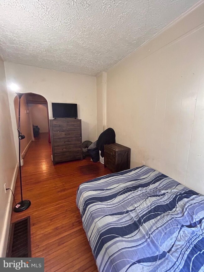 1148 N 10th St, Reading, PA 19604 - photo 4