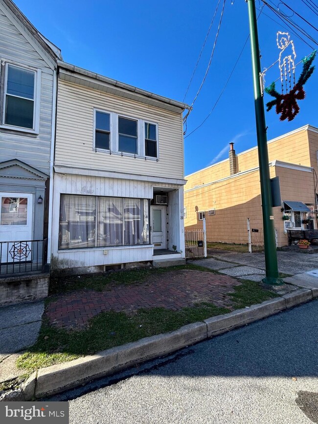 20 S 2nd St, Saint Clair, PA 17970 - photo 4