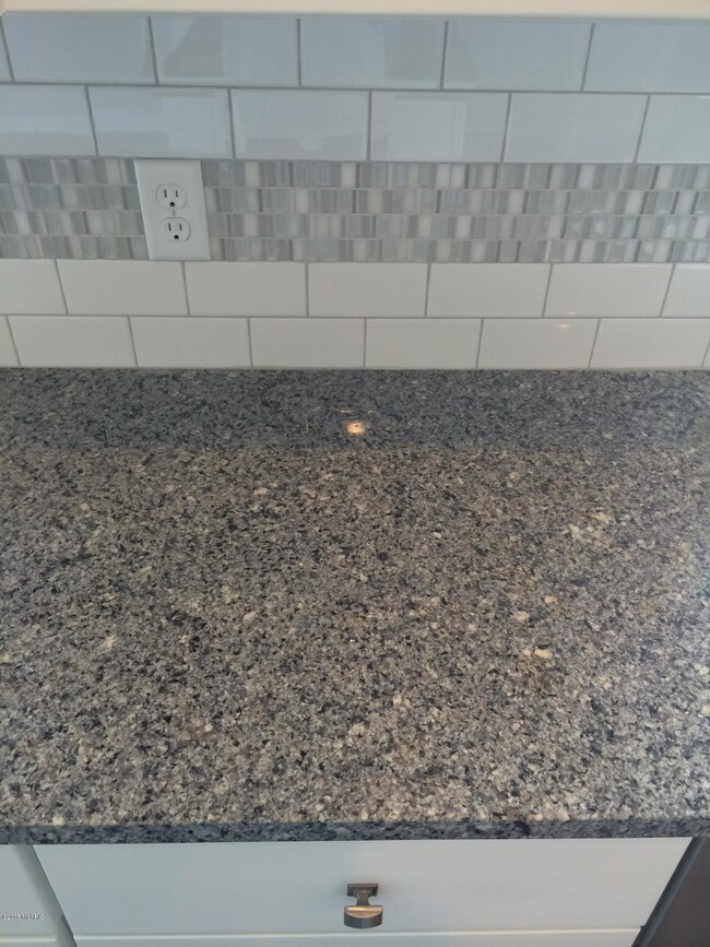 10120 Kitchen granite backsplsh OCT