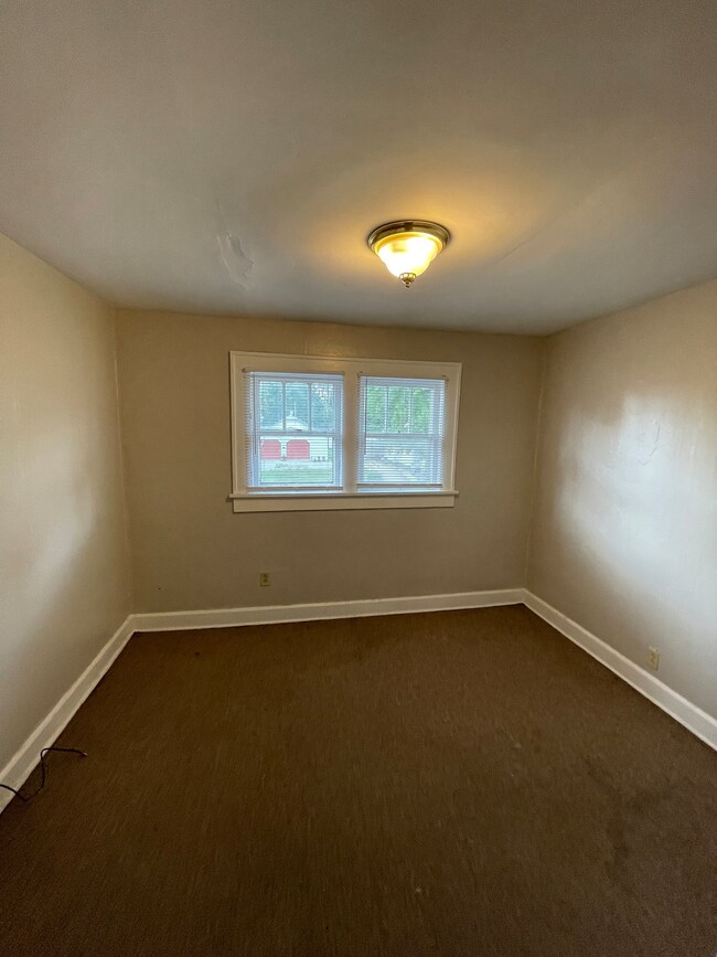 1604 Unit A W 15th St, Anderson, IN 46016 - photo 6