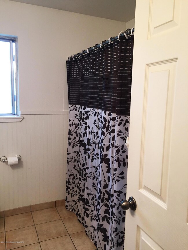 Guest Bath on Main
