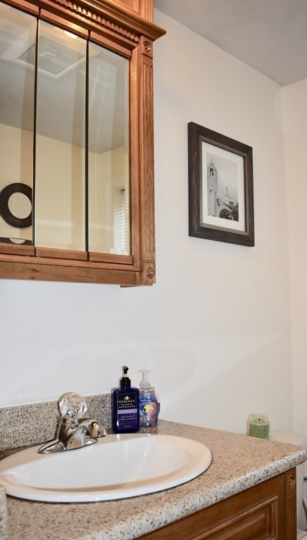 35 Honeysuckle Rd, Worcester, MA 01607 - photo 6