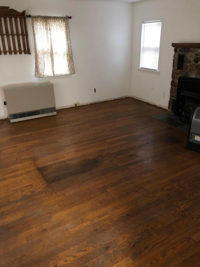 140 Oak St, Springvale, ME 04083 - photo 3